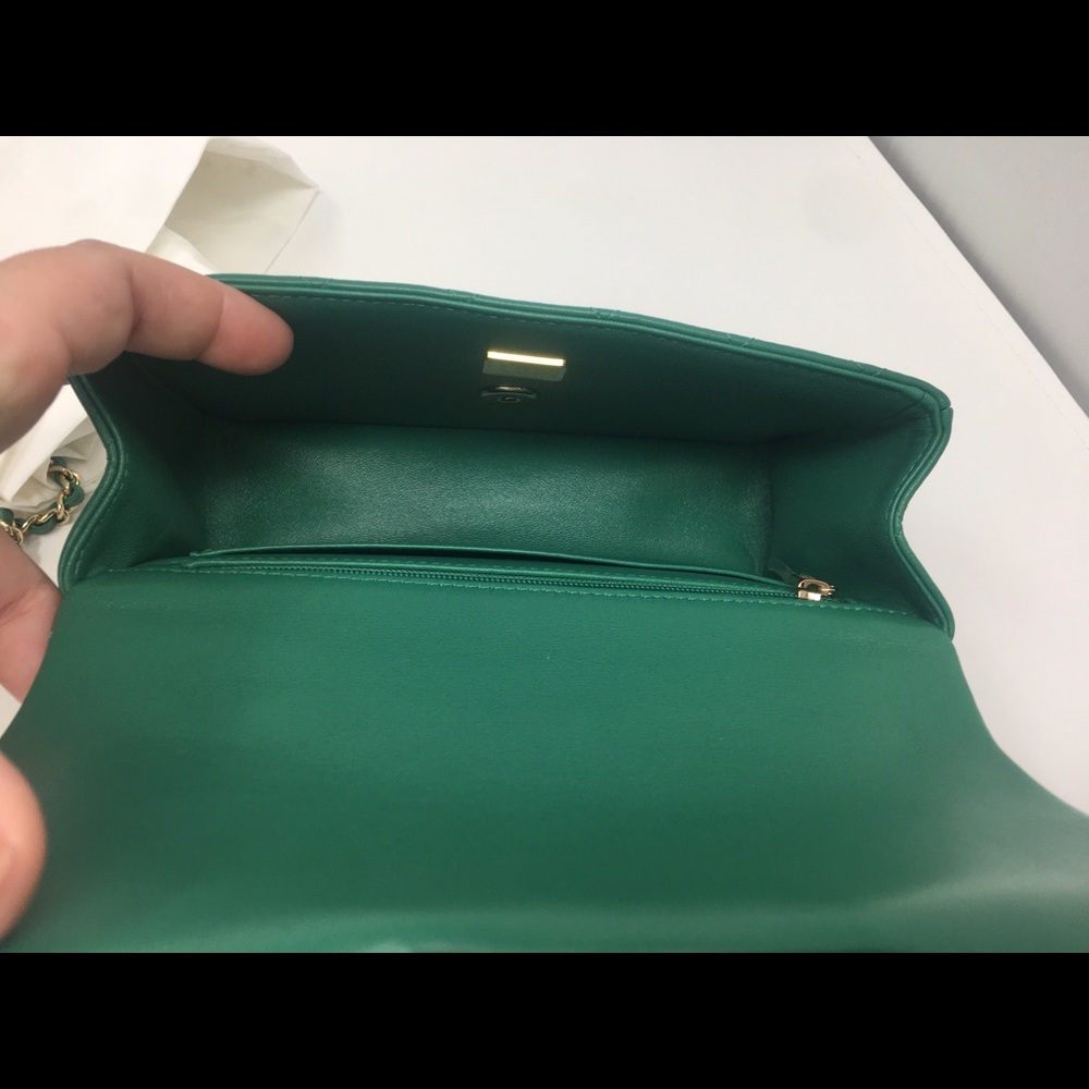 SOLD❤️22A Chanel emerald green top handle mini LGHW - Picture 16 of 16